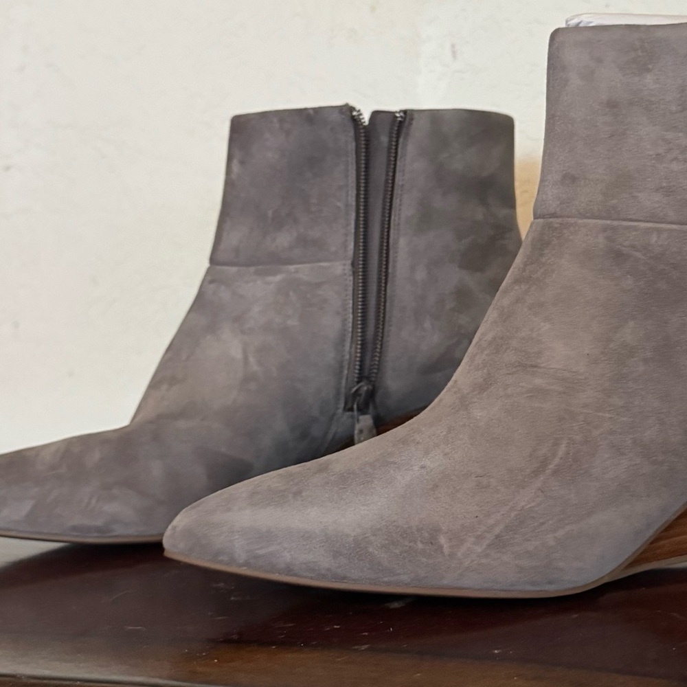 Cole Haan Suede Wedge Bootie NWOB Size 10B - Picture 5 of 5